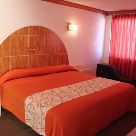 Hotel Plaza Sahagun Ciudad Sahagun Bagian luar foto