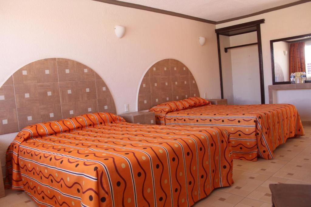 Hotel Plaza Sahagun Ciudad Sahagun Bagian luar foto